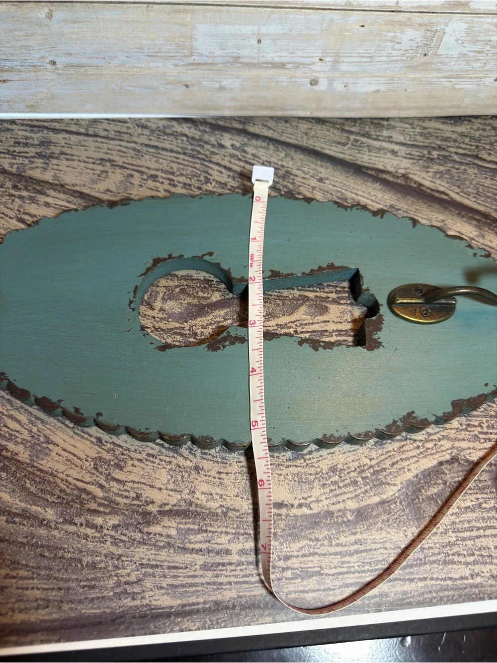 Rustic Distressed Keyhole Wall Hook Decor